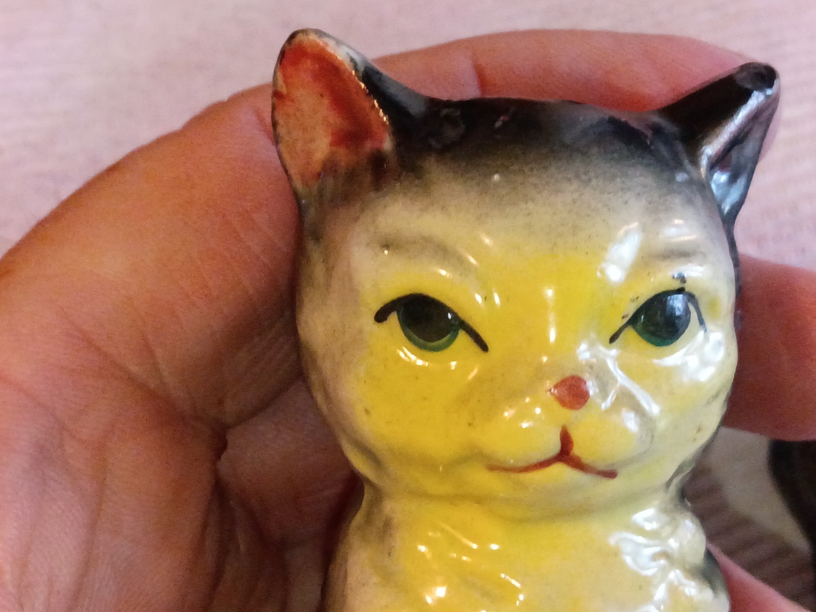Sad Loading Sign Vintage Yellow & Gray Sad Cats kittens Salt & Pepper shakers Made in ...