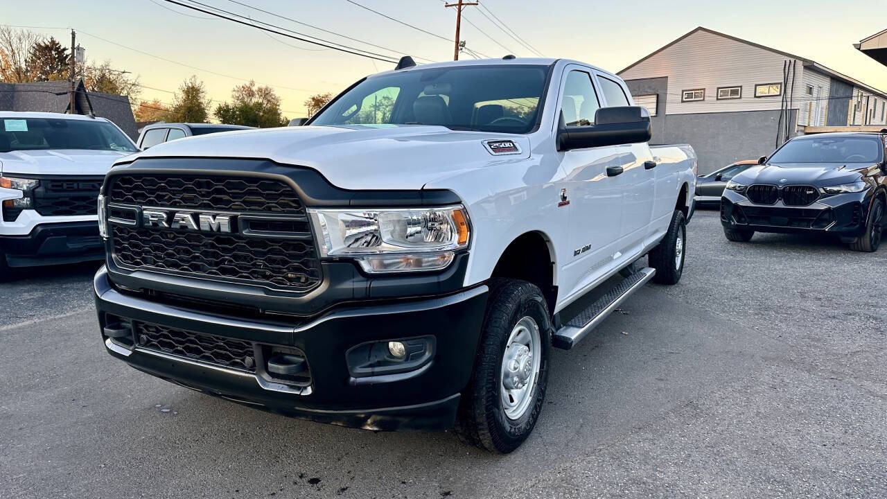 2022 Ram 2500 Tradesman 4x4 4dr Crew Cab 8 ft. LB Pickup thumbnail 2