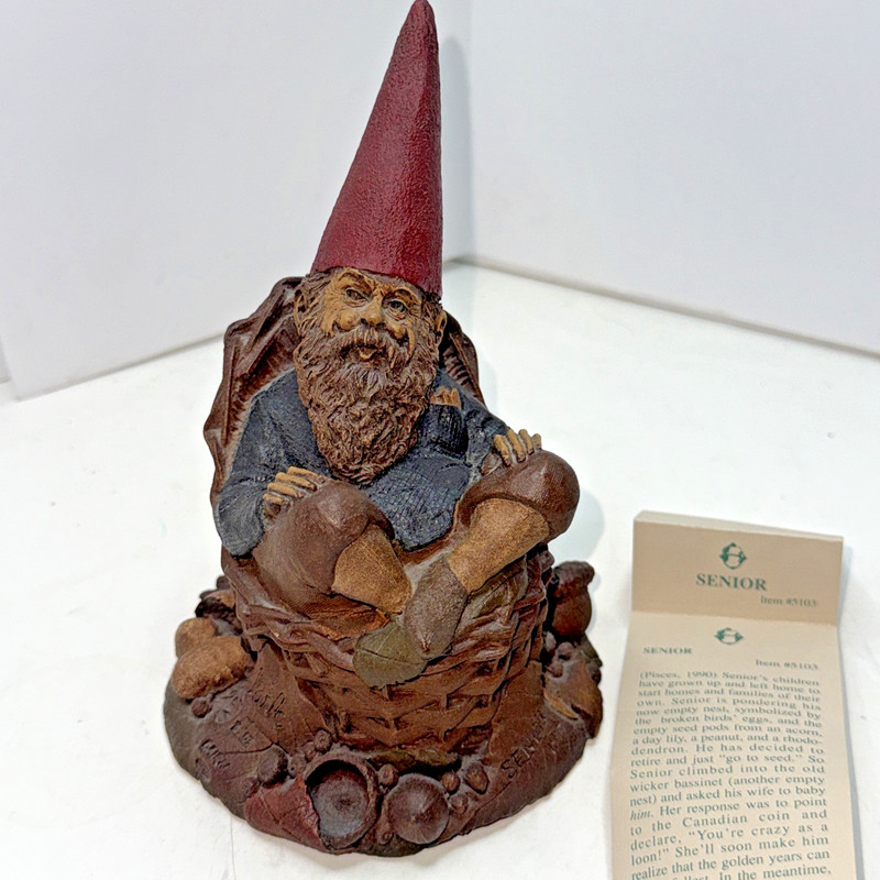 1990 Vintage TOM CLARK Gnome Senior #67 - 5103 Sitting In Chair w/ Story Card