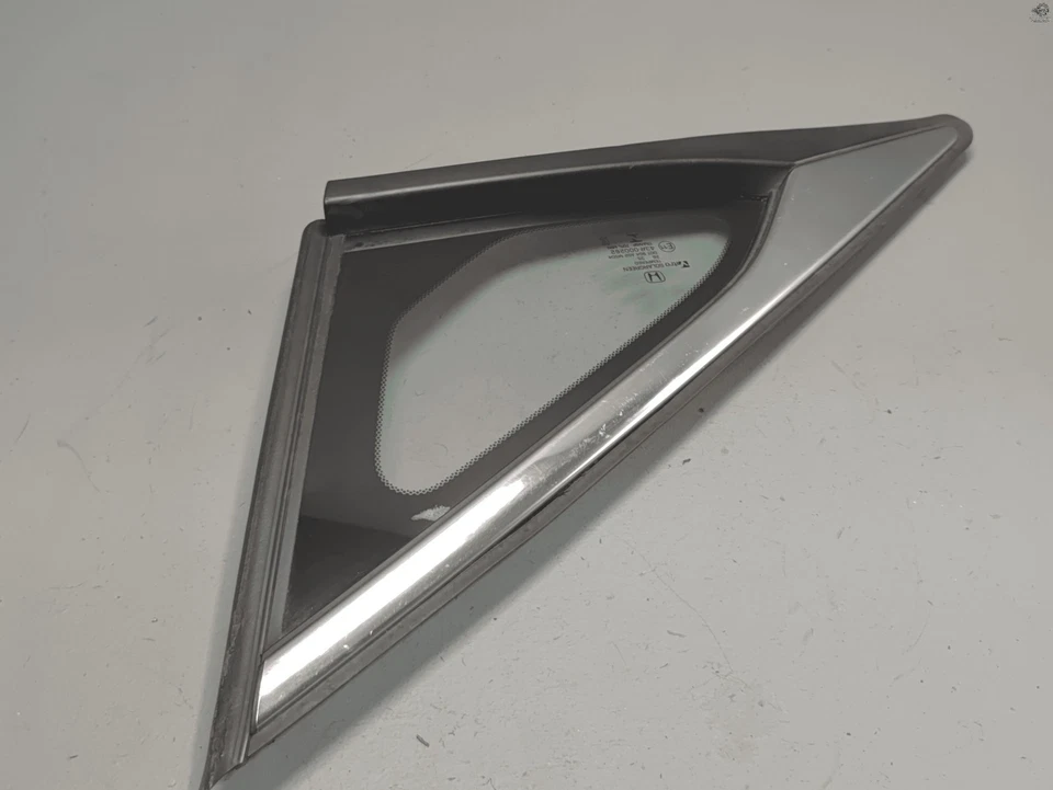 Cuarto de cristal trasero derecho pasajero ventana OEM 2016-2021 Honda Civic Foto 3 de 4