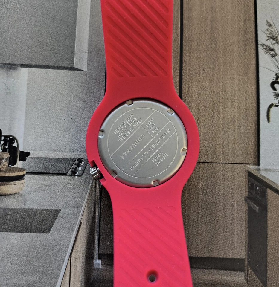 Pink Converse VR001 Watch for parts or repair - Image 2 of 4