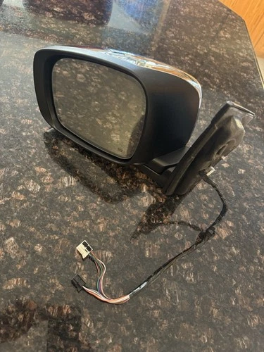 OEM Chrysler Town And Country Chrome W Turn Signal Driver Side Mirror 803339AA