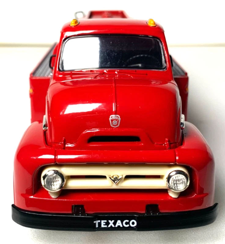 First Gear 1953 Ford C-600 Tanker Body Texaco 1:34 scale Texaco INV# 2937 - Image 2 of 4
