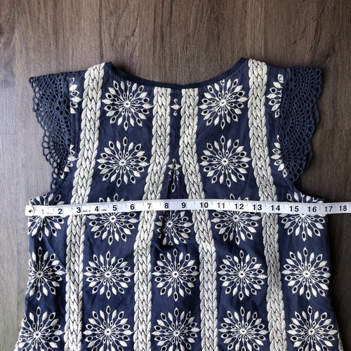 Anthropologie Skies Are Blue Embroidered Top Navy White Size XS Crochet Trim - Picture 3 of 7