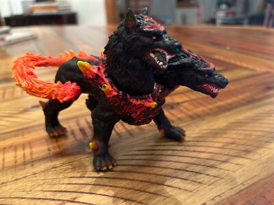 Schleich Eldrador Creatures Hellhound Lava Monster Mythical 2 Headed Dog 2017
