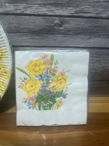 Hallmark Wildflowers Vintage Paper Plates, Napkins, Cup Floral Bouquet Tea Party - Picture 3 of 7