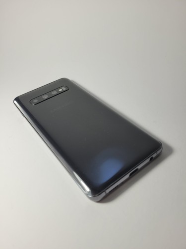 Samsung S10 8/128 Perfect Condition Black, No Scratches, Free Case Inside - Zdjęcie 2 z 16