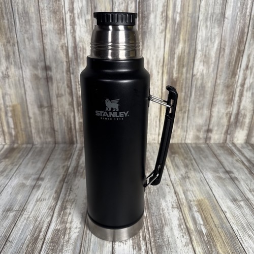 Stanley Classic Vakuum Thermosflasche 1,5 qt 1,4 l Uline schwarz Tasse fehlt