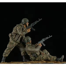 1/35 Modern Russian Soldiers (2 figures) Woun...