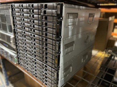 NetApp DS4243 24-Bay 3.5'' Disk Shelf Storage Array ( NAJ-0801)-No HDD/Power Cord