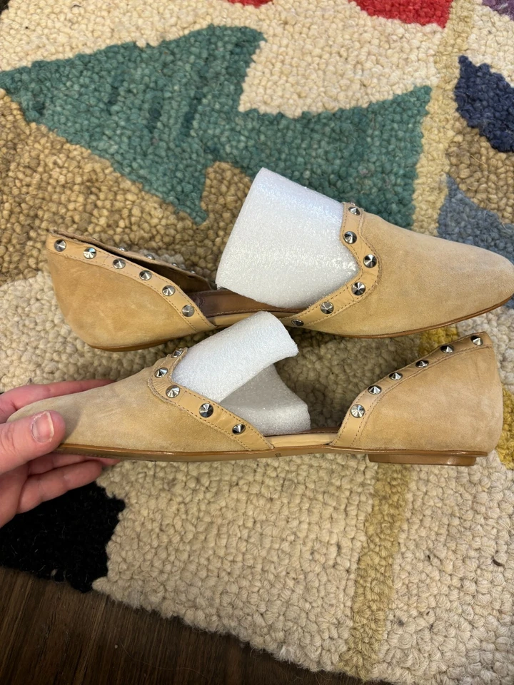 CORSO COMO Beige Regal Cuero Nude y Gamuza Tachonado Sin Cordones Planos Talla 8.5 Foto 4 de 4