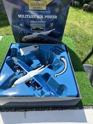 Corgi 48402 Lockheed KC130F Hercules - US Marine Corps '' Blue Angels'' - 1:144