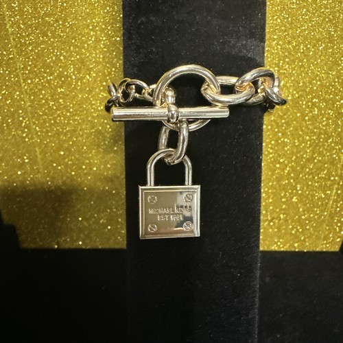 MK Michael Kors Charms Bracelet Bangle Womens Jewelry Gold Tone 8 Inch - Picture 4 of 5
