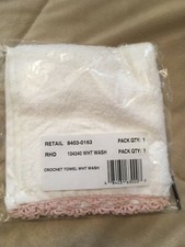 BRAND NEW BABY & CHILD WHITE/PINK CROCHET DETAIL WASH TOWEL