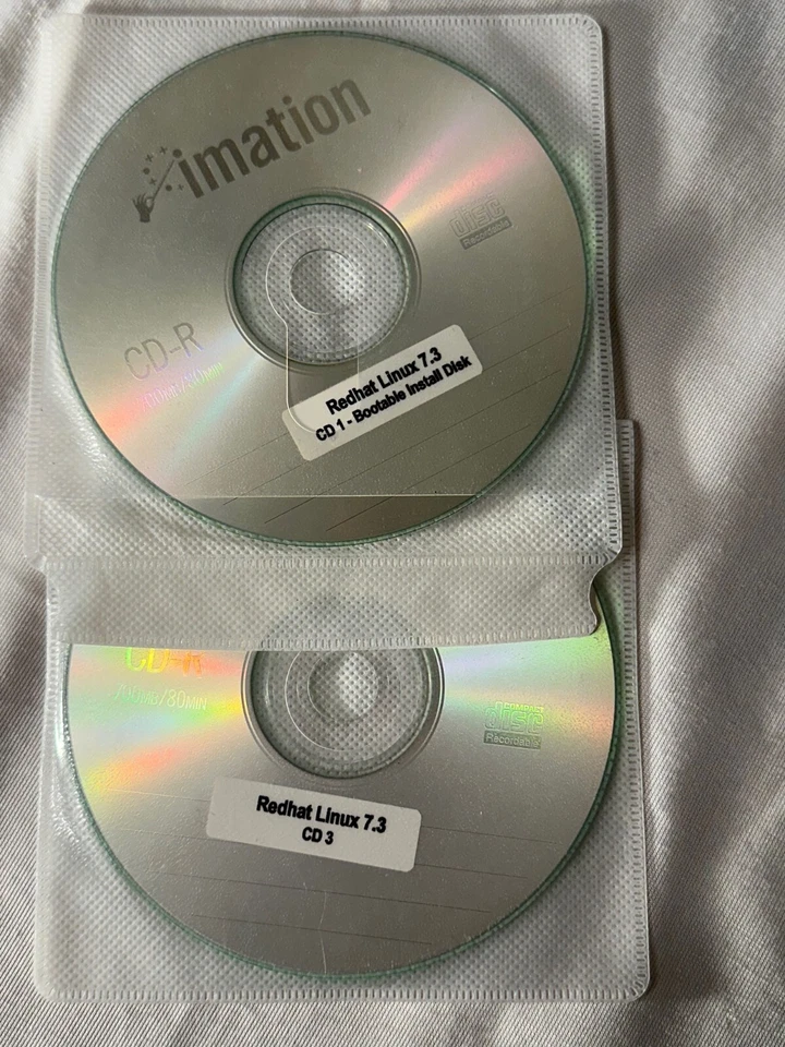 LOT of Three Linux OS - Redhat Linux 7.3 - Mandrake 10.0 - SuSE Linux 9.0 - CDR - Image 3 of 4