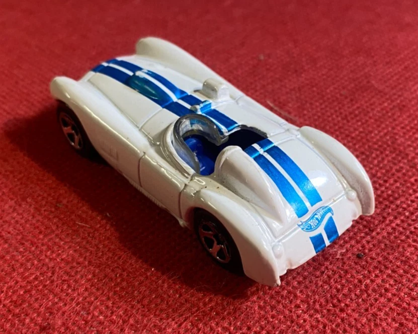 HOT WHEELS Macchinina Auto CUNNINGHAM C4R Mattel (2001) 1:64 Bianca - Immagine 2 di 3