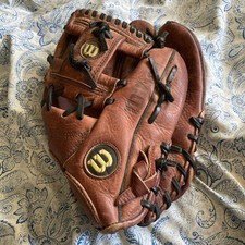 Wilson Custom A2070 11.5  Brown Baseball Glove Right Hand Thrower