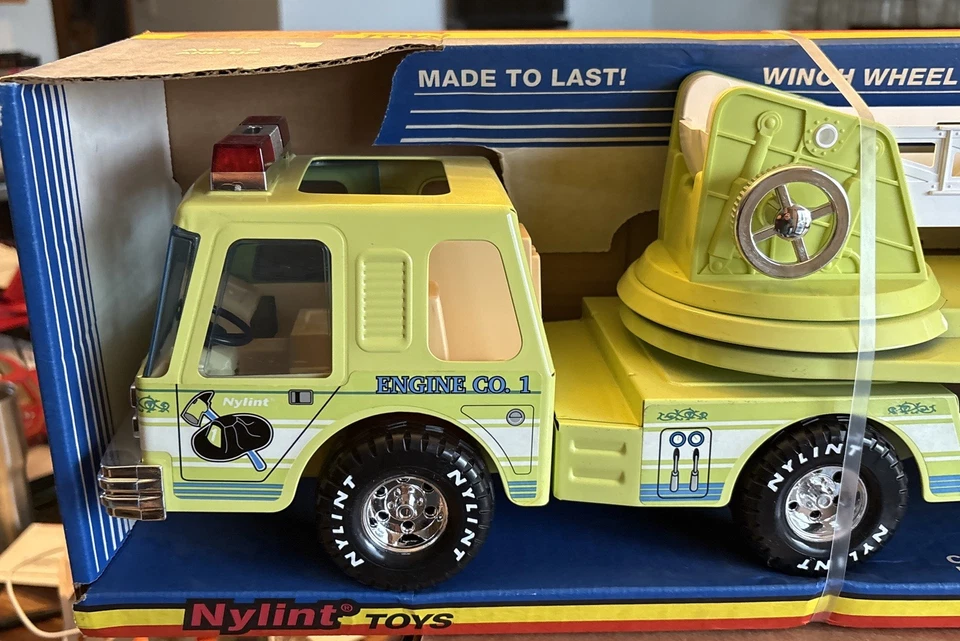 Nylint Classic Aerial Hook And Ladder Steel Toy Firetruck #543 Mint Cond. NIB - Image 2 of 4