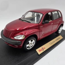 MAISTO Red Chrysler PT Cruiser Daimler Chrysler 2000 1/18 Scale with Stand