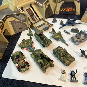 Micro Machines Military Lot.  3 Bases  + 22 Loose Forces
