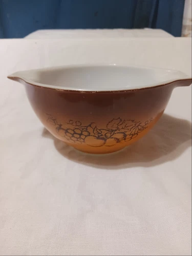 VINTAGE PYREX OLD ORCHARD MIXING BOWL 441, 1.5 PINT 