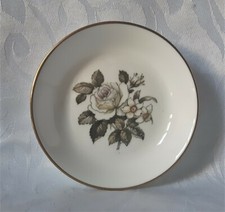 ROYAL WORCESTER BERNINA UNTERSETZER BONE CHINA SCHMUCKSCHALE ROSA UND WEISSE BLUMEN