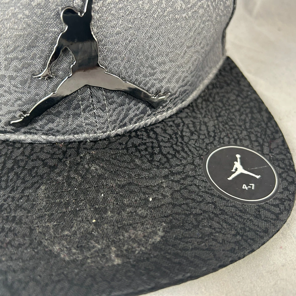 JUMPMAN LOGO MICHAEL JORDAN GREY TEXTURED BLACK BILL YOUTH 4-7 SNAPBACK HAT CAP - Image 3 of 4