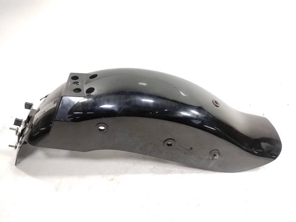 Guardabarros trasero negro 63111-12F00 2009 1999-2010 Suzuki GZ250 Foto 2 de 4