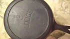 Vintage LODGE Arc Logo #3 cast iron no notch skillet L molders mark frying pan