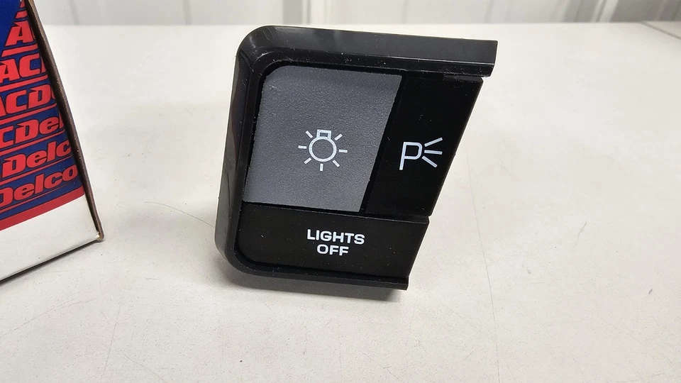Interruptor de faro GM 1995356 1987-1988 Chevrolet Beretta Corsica OEM NOS Foto 2 de 4