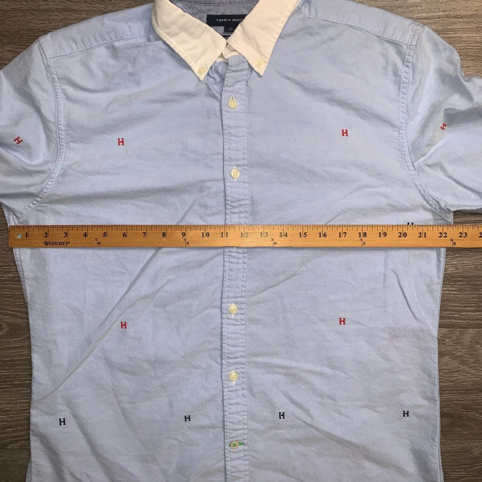 Mens Tommy Hilfiger All Over Embroidered Logo Custom Fit Button Down Shirt Sz. L - Image 4 of 4