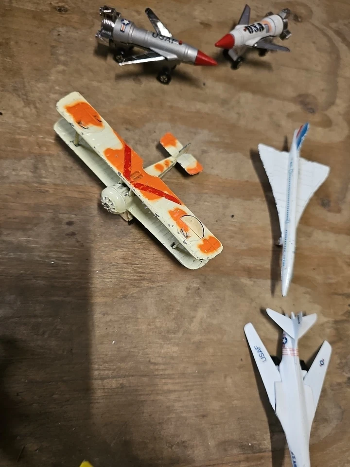 Lot Of 16 Vintage Diecast Collectible Planes And Helicopters Space Shuttle  - Image 4 of 4