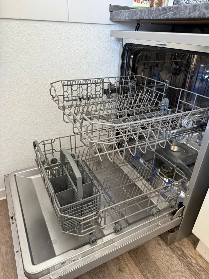 Exquisit GSP9112.1 Stand-Geschirrspüler - Silber