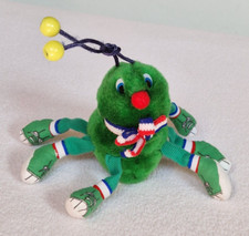 Plüsch Stofftier / kleine Raupe Tausendfüßler - 12 cm lang - grün - 80er Jahre