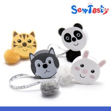 Sew Tasty Rollma&szlig;band Tiere Bommel 150cm  Wolle Stricken 4 Motive Sortiment I