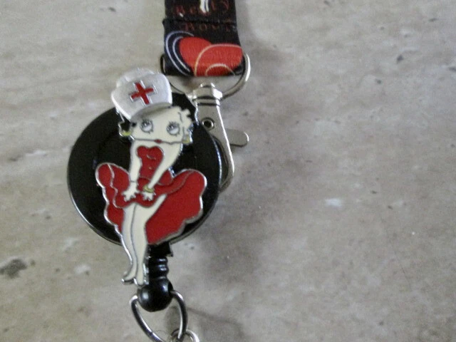 Insignia de identificación con cordón Betty Boop, médica, enfermera, pediátrica, UCI, ER, UCIN, oficina Foto 3 de 4