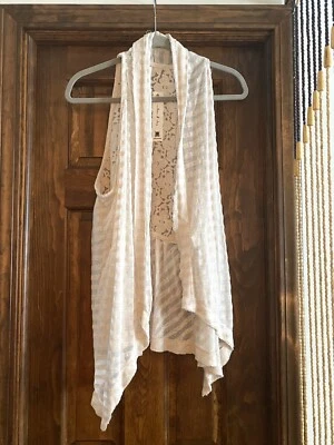 Willow & Clay Boutique Beige Cream Lace Open Sleeveless Cardigan Size XS NWT - Image 1 of 4