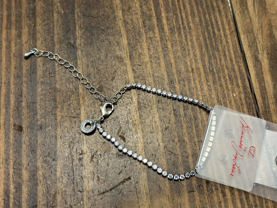 "Brazalete de tenis CZ by Kenneth Jay Lane tono plateado circonita cúbica, 6,25-9,5""" Foto 3 de 4