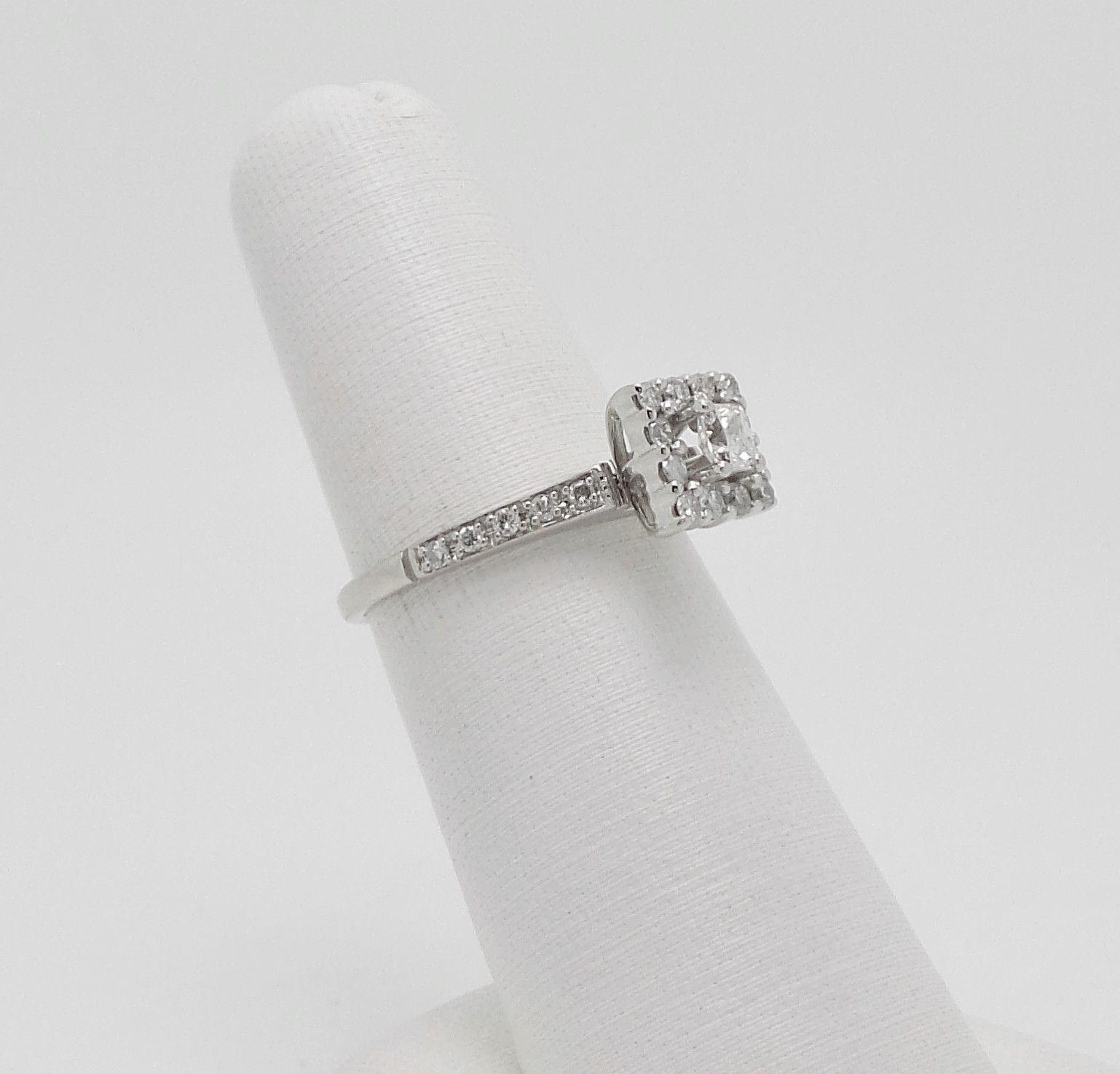 1/2CT Natural Diamond Halo Engagement Wedding Bridal Ring 14K White Gold Band