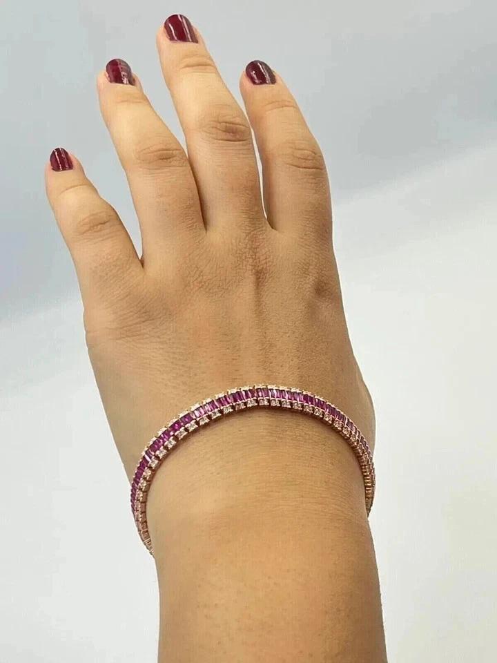 Brazalete Tenis Diamante Rubí Creado en Laboratorio Corte Baguette 9Ct Acabado Oro Amarillo 14K Foto 4 de 4