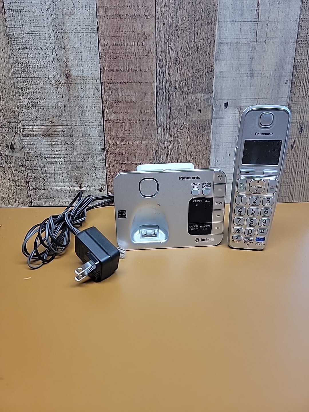 Panasonic KXTGE260 Bluetooth Answering Machine Base & KXTGEA20 Cordless Phone eBay