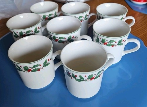 Vintage Holiday China Coffee Cups. Set Of 8 Pattern-Noel 3.5"H 3.25 Dia. - Picture 2 of 3