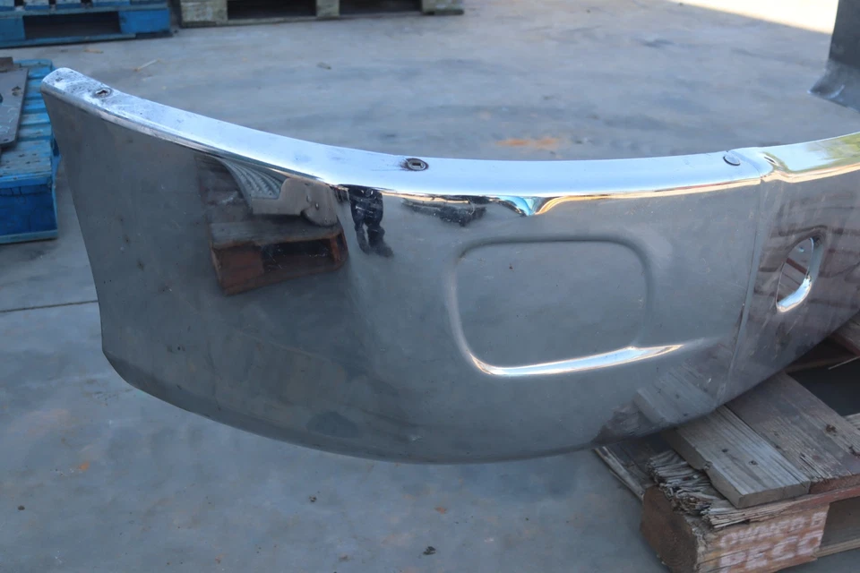 Parachoques delantero Peterbilt 579 2018-2023 cubierta cromada N71-6129-100 OEM Foto 2 de 4