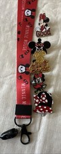 Juego de cordones de inicio Minnie Mouse con 5 prendedores comerciales del parque Disney - NUEVO EE. UU.