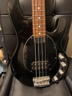 MUSICMAN Stingray 2005 Limited Edition Aktive Bassgitarre mit Hartschalenkoffer