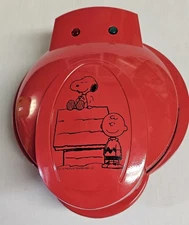Smart Planet Waffle Maker Peanuts Snoopy & Charlie Brown 