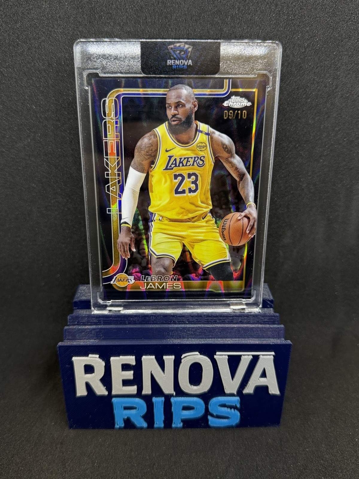 LeBron James 2025 Topps Chrome Black Raywave Refractor /10 Lakers #127