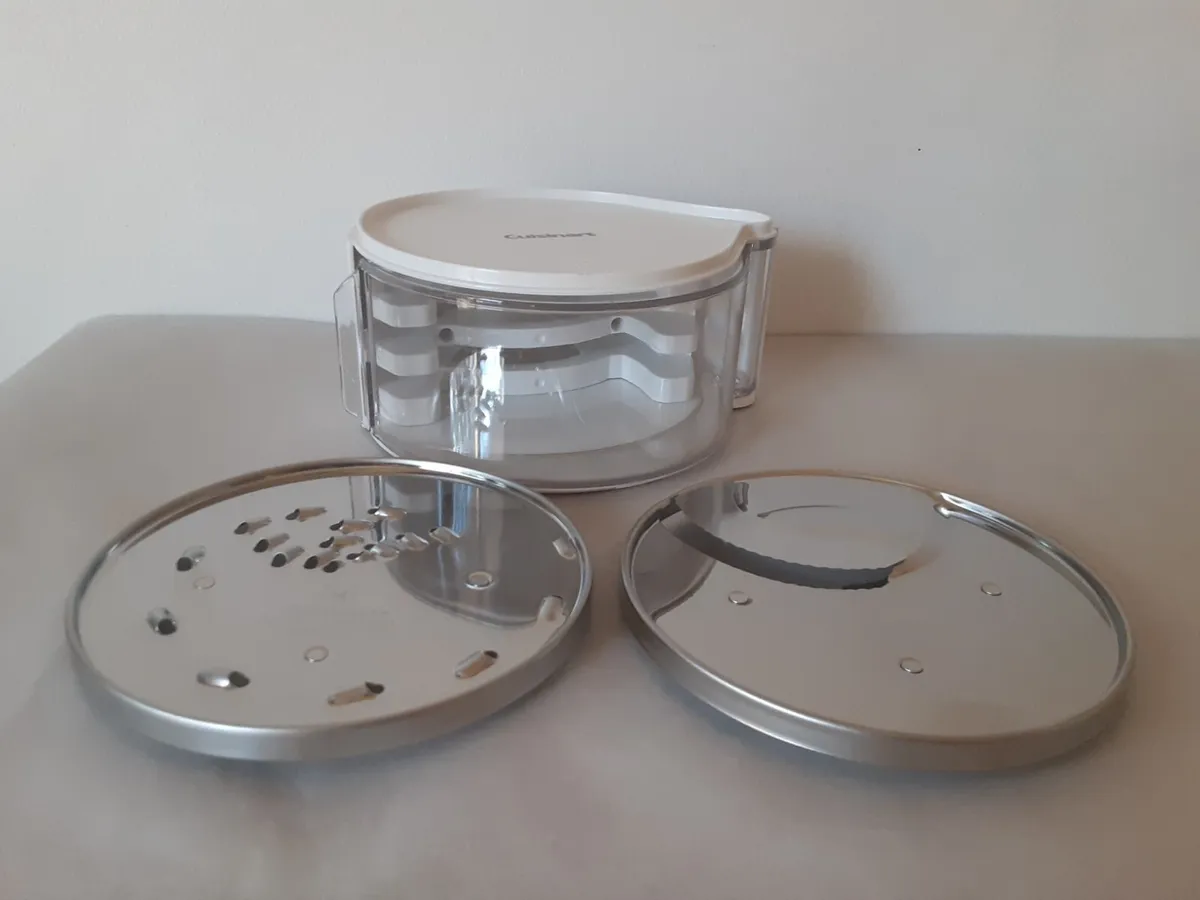 Cuisinart Food Processor Blade Holder Container with 2 Discs DLC-DH/DHC Used