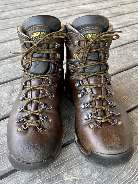 wide backpacking boots