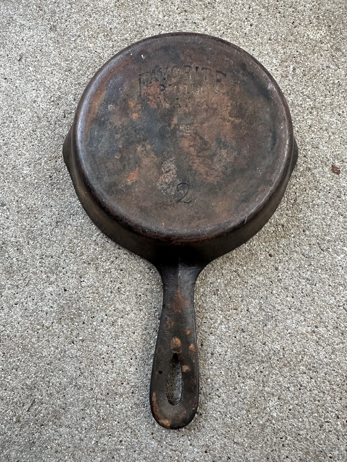 Antique Favorite Piqua Ware #2 Cast Iron Skillet - Bin 9